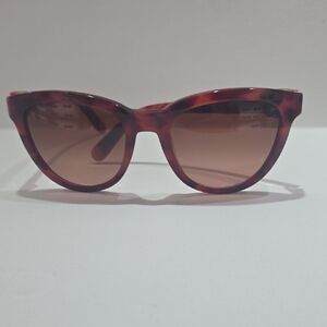 FERRAGAMO   Elegant Red Tortoiseshell Sunglasses
